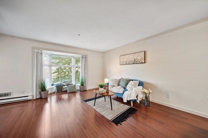 Property Photo: 526 Thirteenth Street 305 BC V3M 4L9