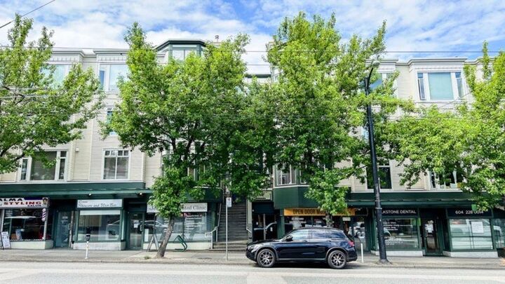 Property Photo: 3727 W 10th Avenue 404 BC V6R 2G5