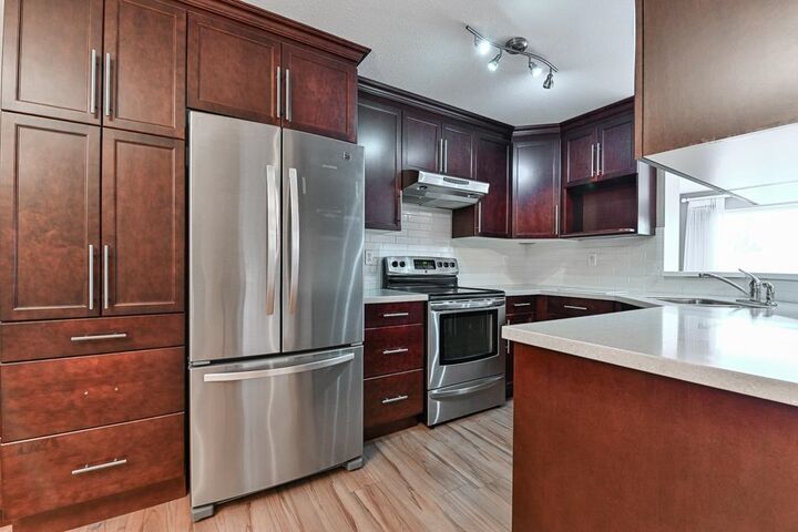 Property Photo: 33233 Bourquin Crescent 207 BC V2S 1Y2
