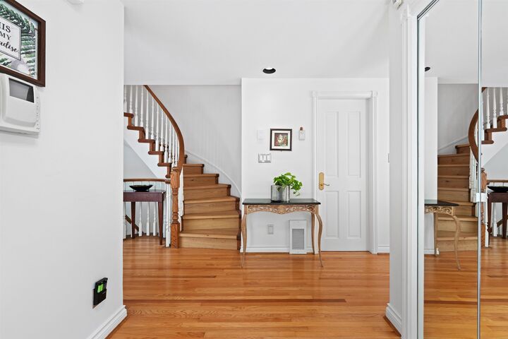 Property Photo: 2128 W 43rd Avenue 102 BC V6M 2E1
