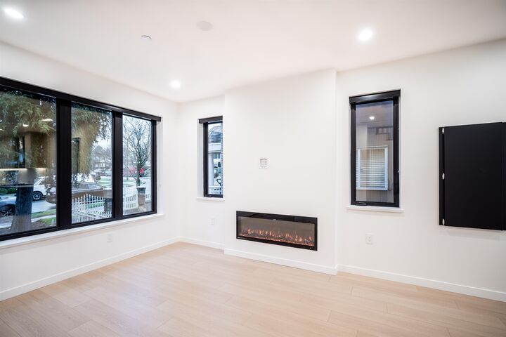 Property Photo: 7960 Inverness Street BC V5X 4H7