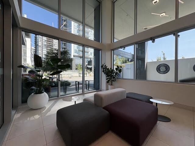 Property Photo: 308 Alderson Avenue 2006 BC V3K 0J2
