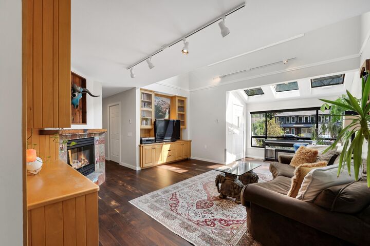 Property Photo: 38089 Guilford Drive BC V8B 0X5
