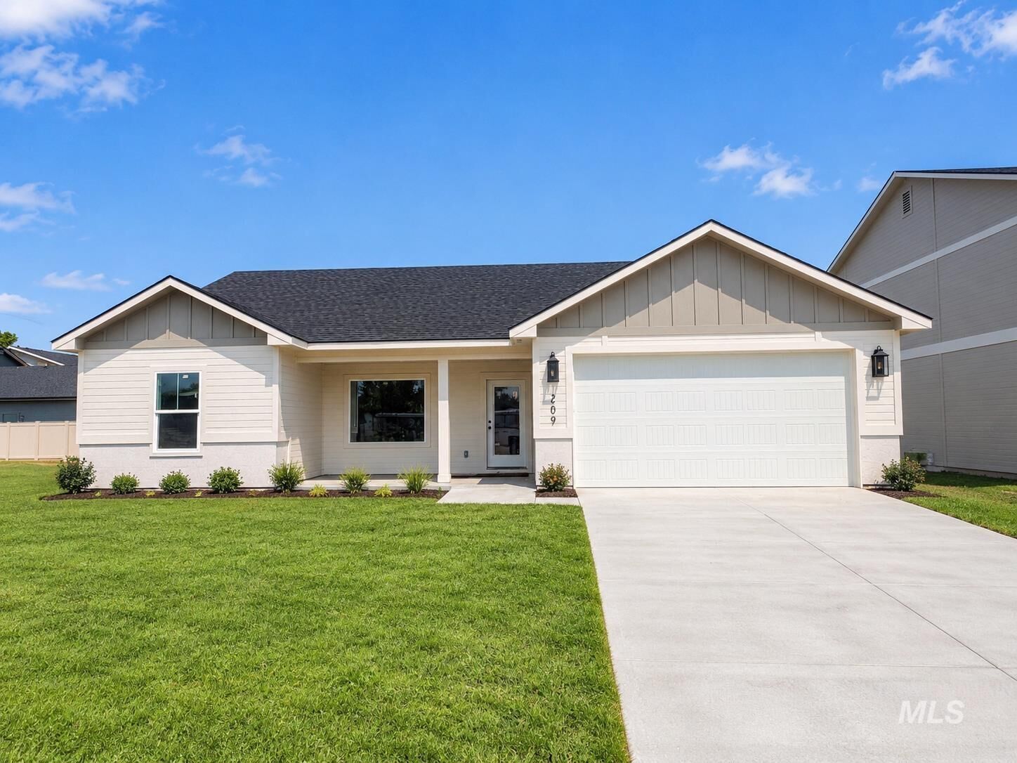 Property Photo: 209 E Elm ID 83655