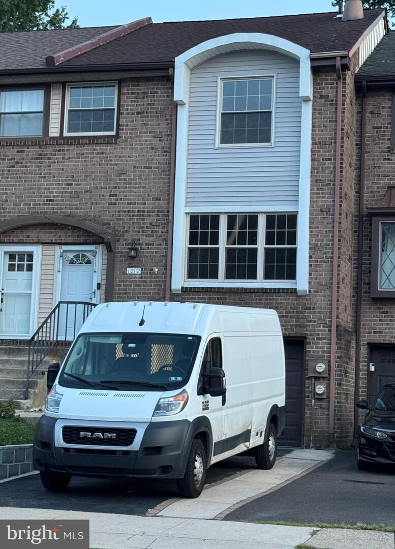 Property Photo:  1012 Burnley Court  PA 19020 