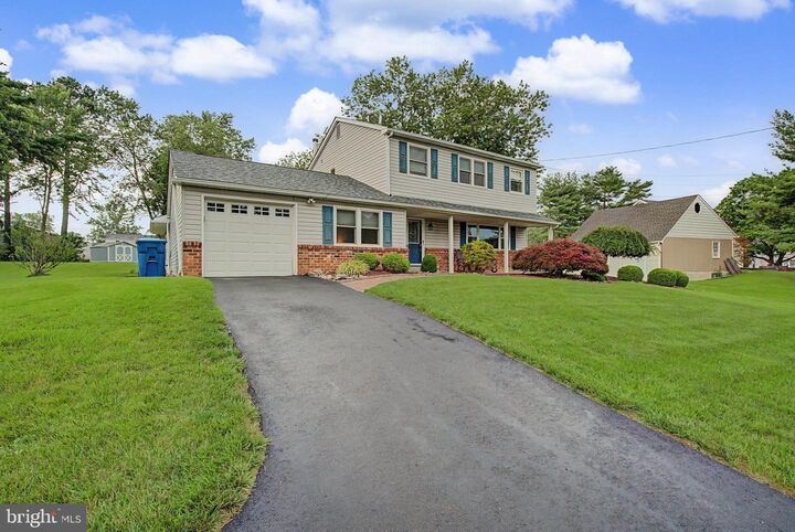 Property Photo:  61 Eagle Road  PA 18914 