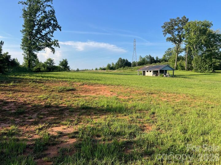 Property Photo: 1156 Carbon City Road NC 28655