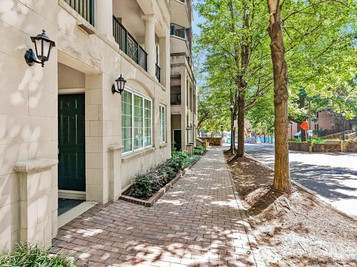 Property Photo:  300 W 5th Street 2  NC 28202 