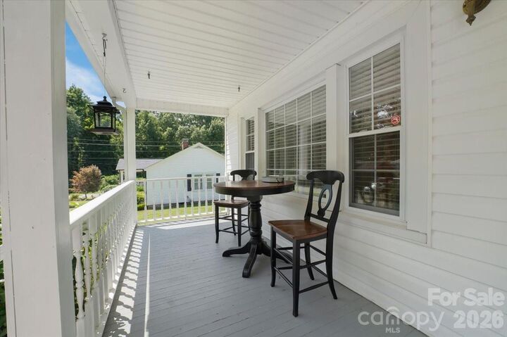 Property Photo:  810 Ashwood Street  NC 28081 