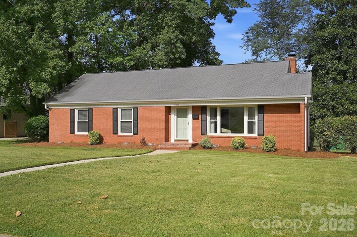 Property Photo:  4712 Fairheath Road  NC 28210 