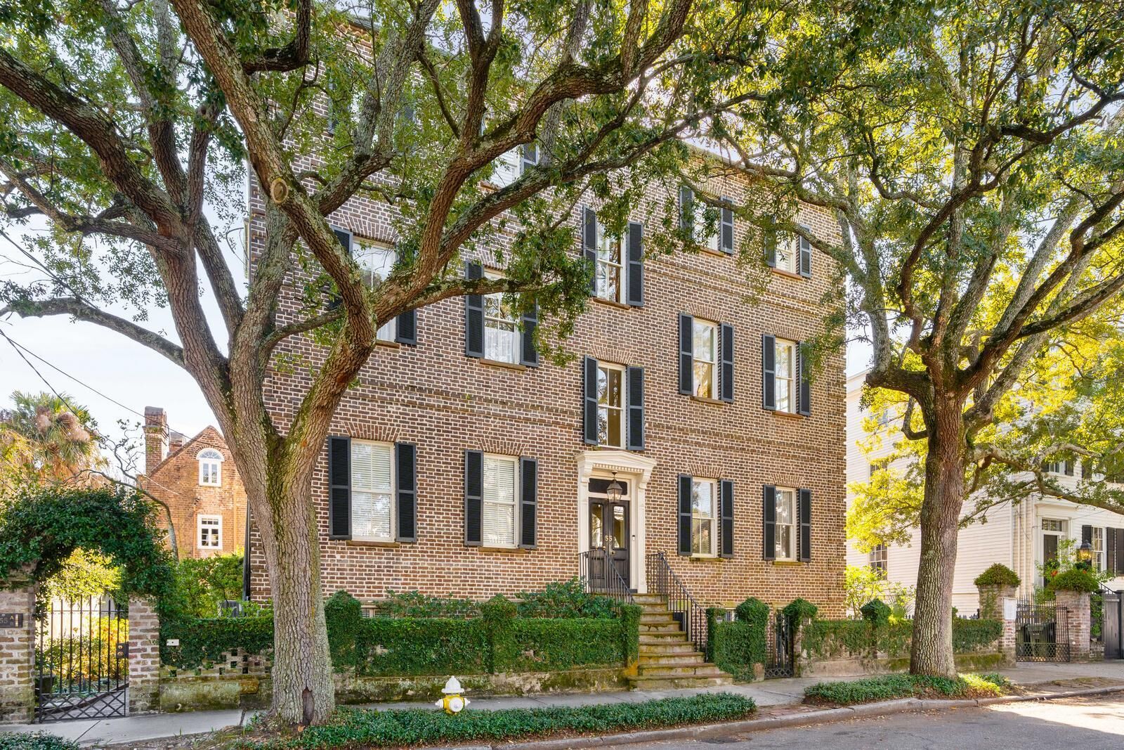 Property Photo:  55 Laurens Street Unit H Unit 55-H  SC 29401 