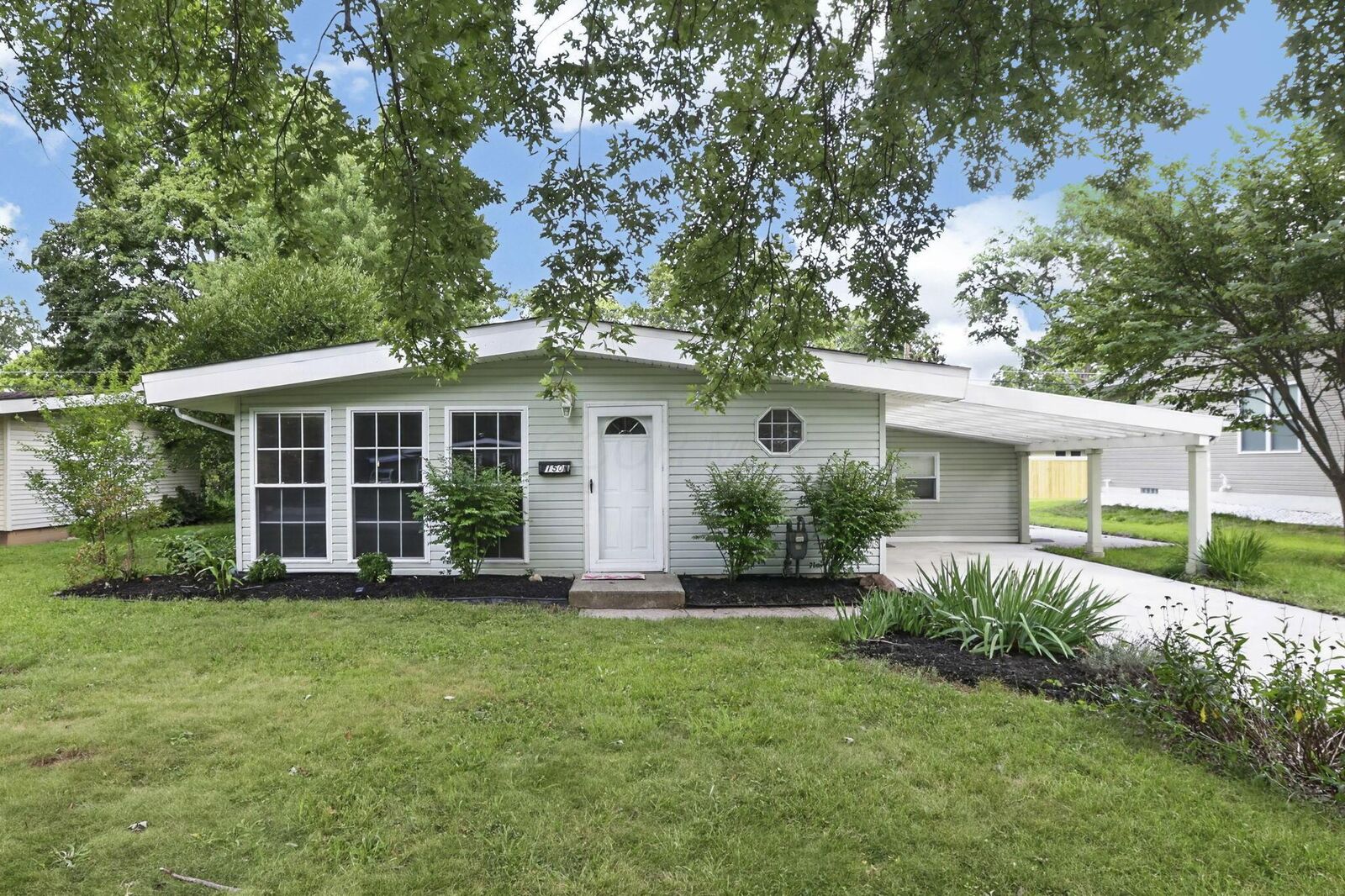 Property Photo: 150 Douglas Drive OH 43230