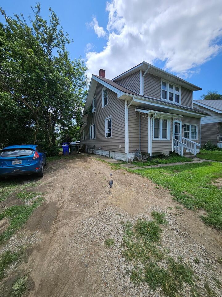 Property Photo: 1905 Minnesota Avenue OH 43211