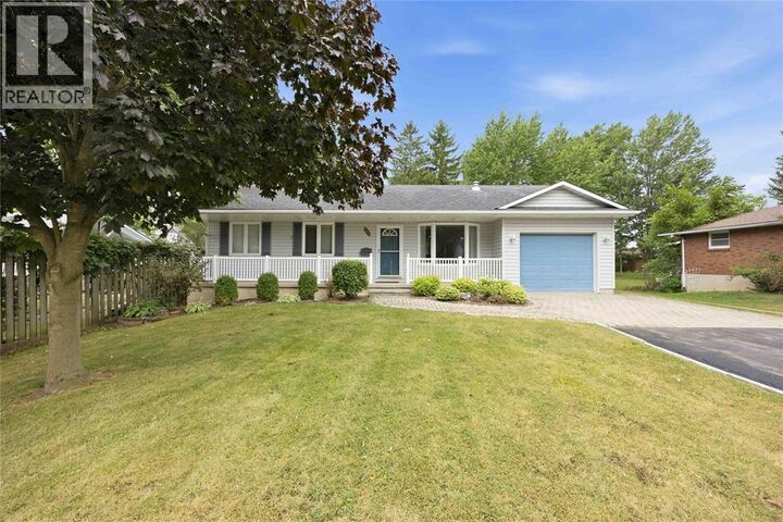Property Photo:  704 Toronto Street  ON N0N 1T0 