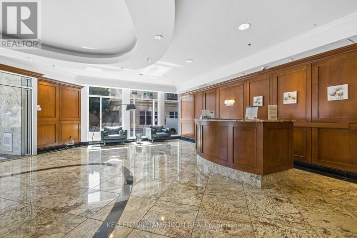 Property Photo: 195 Besserer Street 2202 ON K1N 0B6