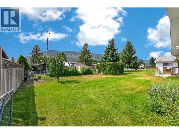 Property Photo: 448 Woodward Avenue BC V0K 1Y0