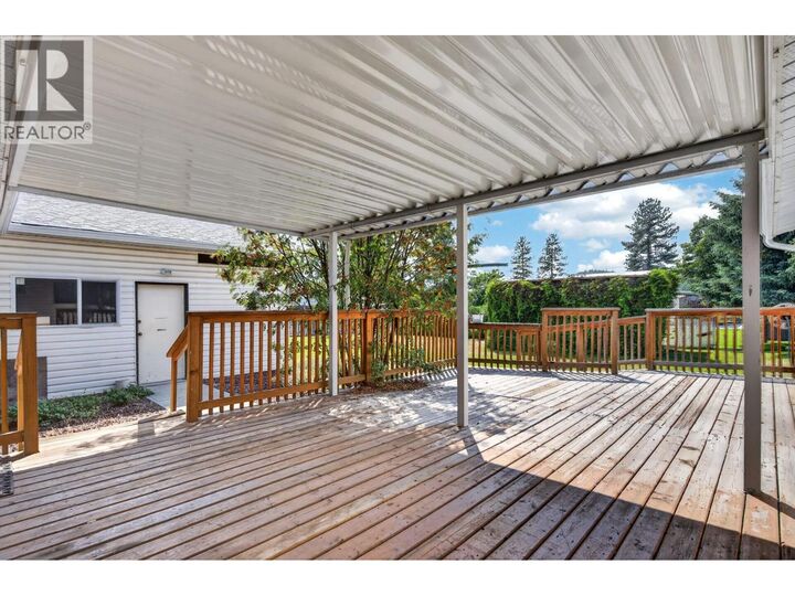 Property Photo: 448 Woodward Avenue BC V0K 1Y0