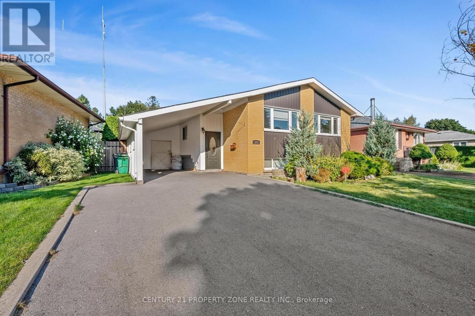 Property Photo:  25 Chatsworth Drive  ON L6X 2L8 