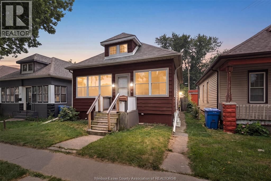 Property Photo:  497 McKay Avenue  ON N9B 1Z7 