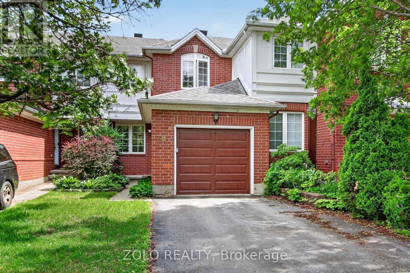 Property Photo: 38 Central Park Drive ON K2C 4A3