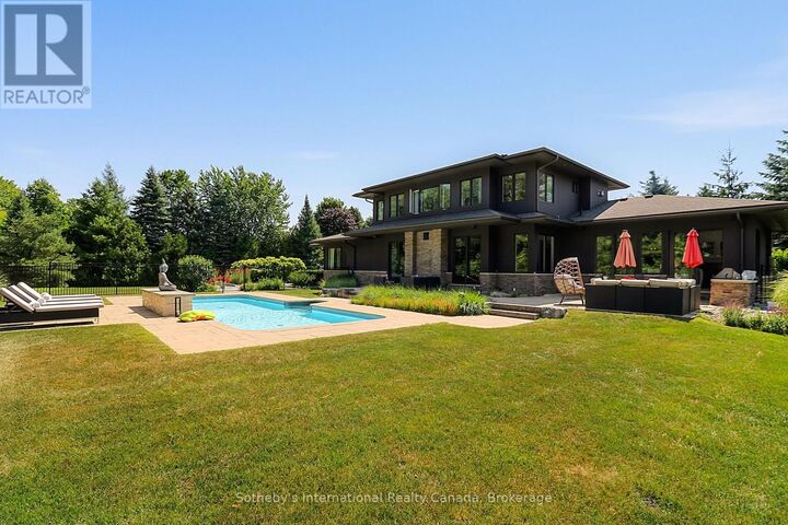 4 Holly Court — photo 1