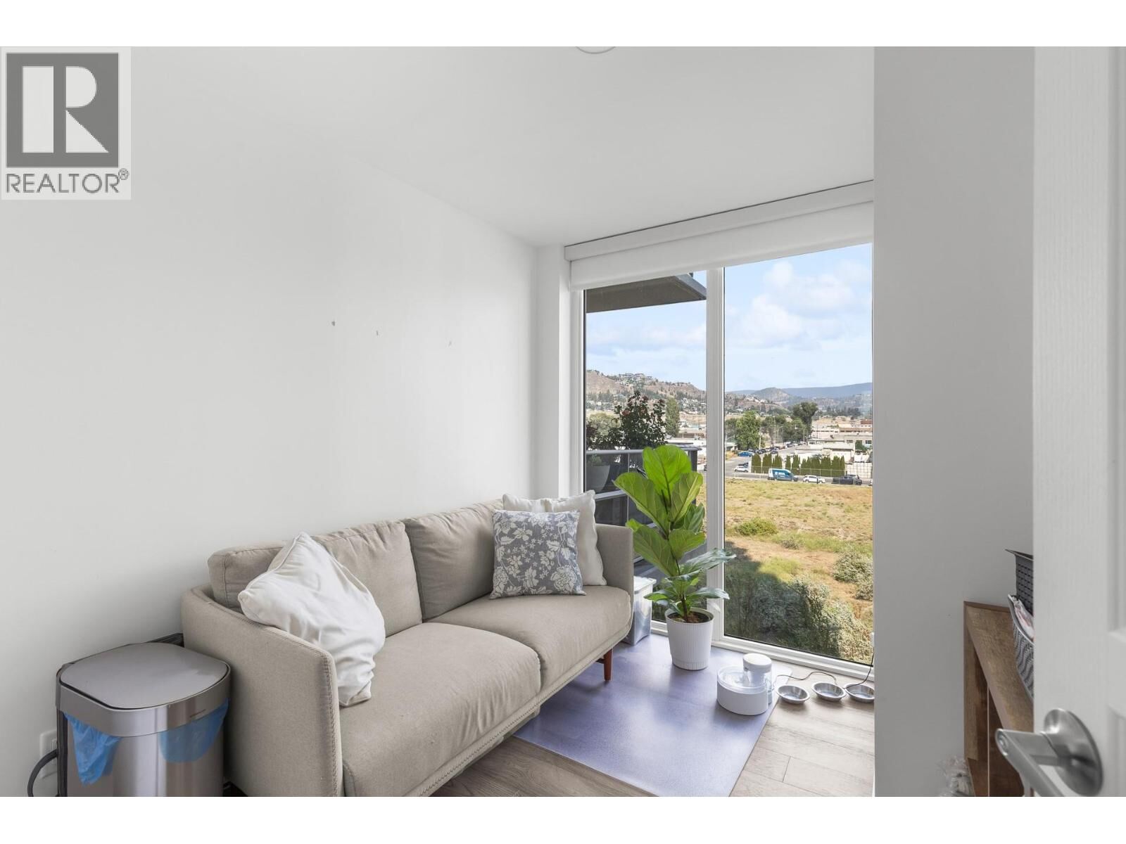 Property Photo: 1151 Sunset Drive 405 BC V1Y 0G2
