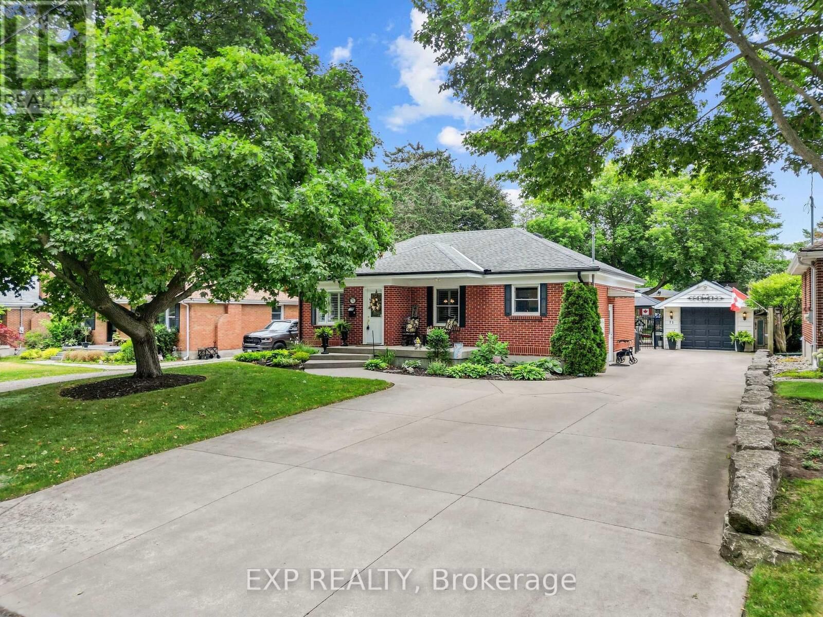 Property Photo:  71 Marianna Drive  ON N6P 1B5 
