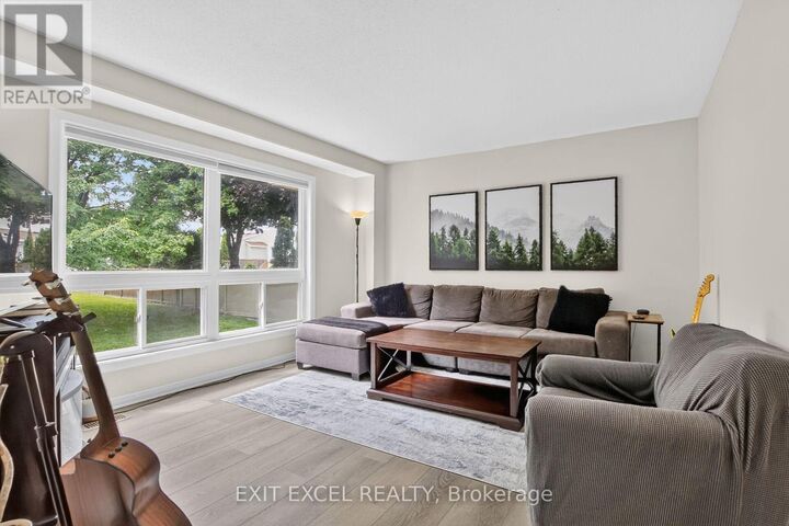 Property Photo: 34A Forester Crescent ON K2H 8Y2