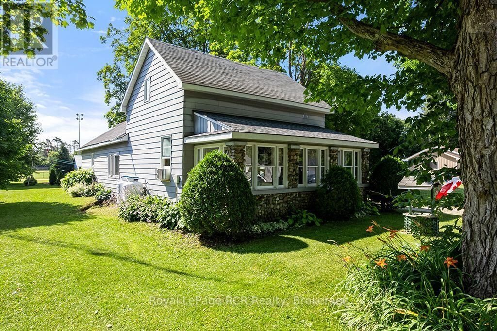 Property Photo:  680210 30 Sideroad  ON N0H 1R0 