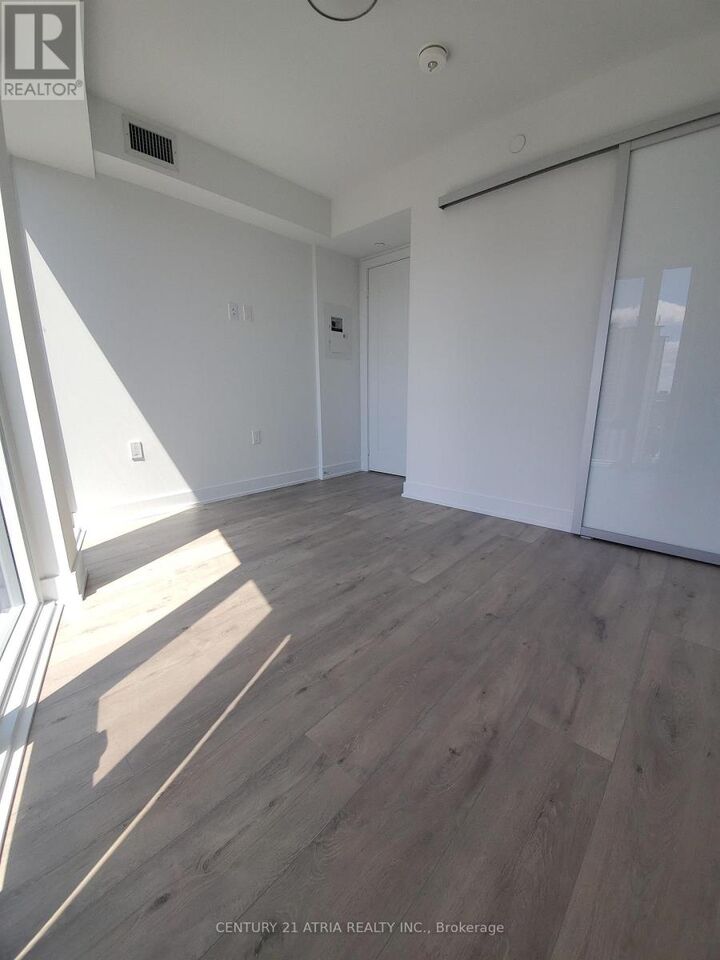 Property Photo: 575 Bloor Street East 1808 ON M4W 0B2
