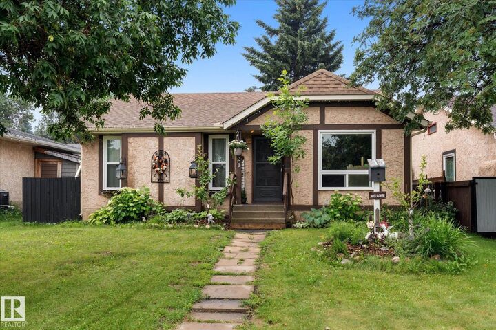 Property Photo:  121 Greenwood Drive  AB T7X 1X8 