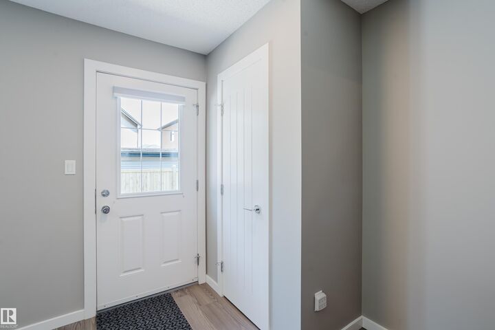 Property Photo: 2215 24 Street NW 28 AB T6T 1A6