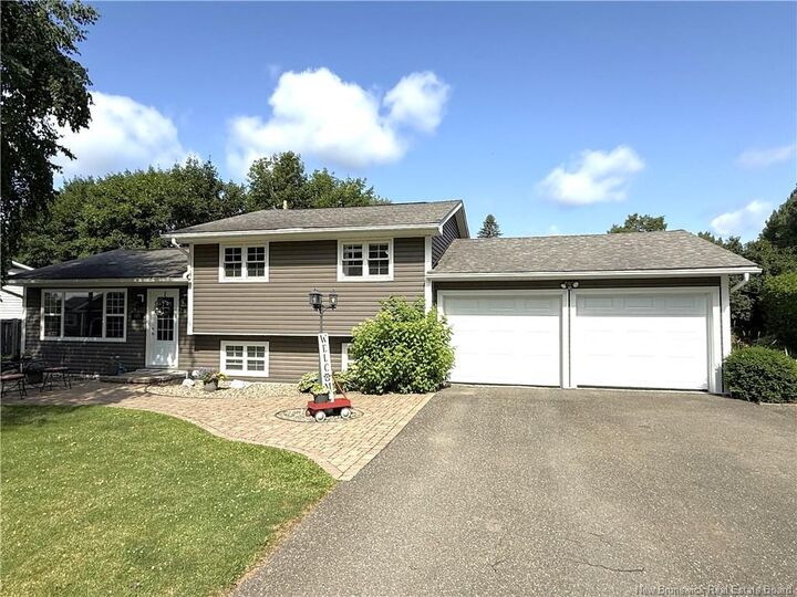 102 Scott Street — photo 1
