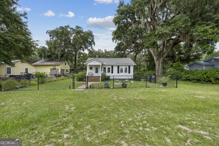 Property Photo:  109 E Church Street  GA 31558 