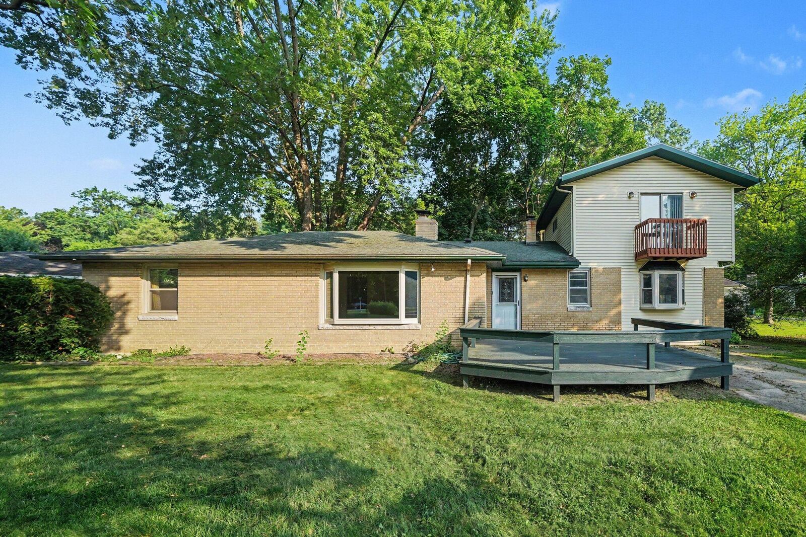 Property Photo:  215 Wren Place  IN 46360 