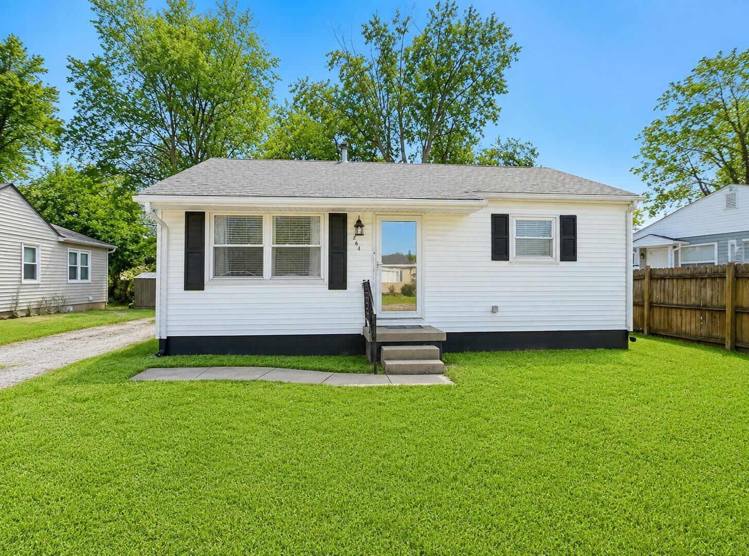 Property Photo: 264 S Lincoln Ave KY 42420
