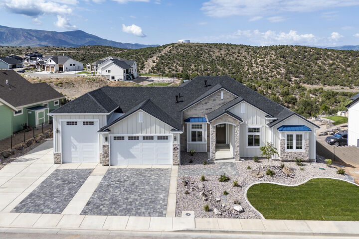 Property Photo: 2411 W Portal Hill Rd UT 84720