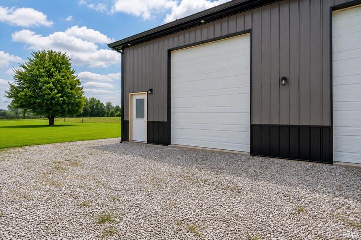 Property Photo:  2533 W Eureka Road  IN 47635 
