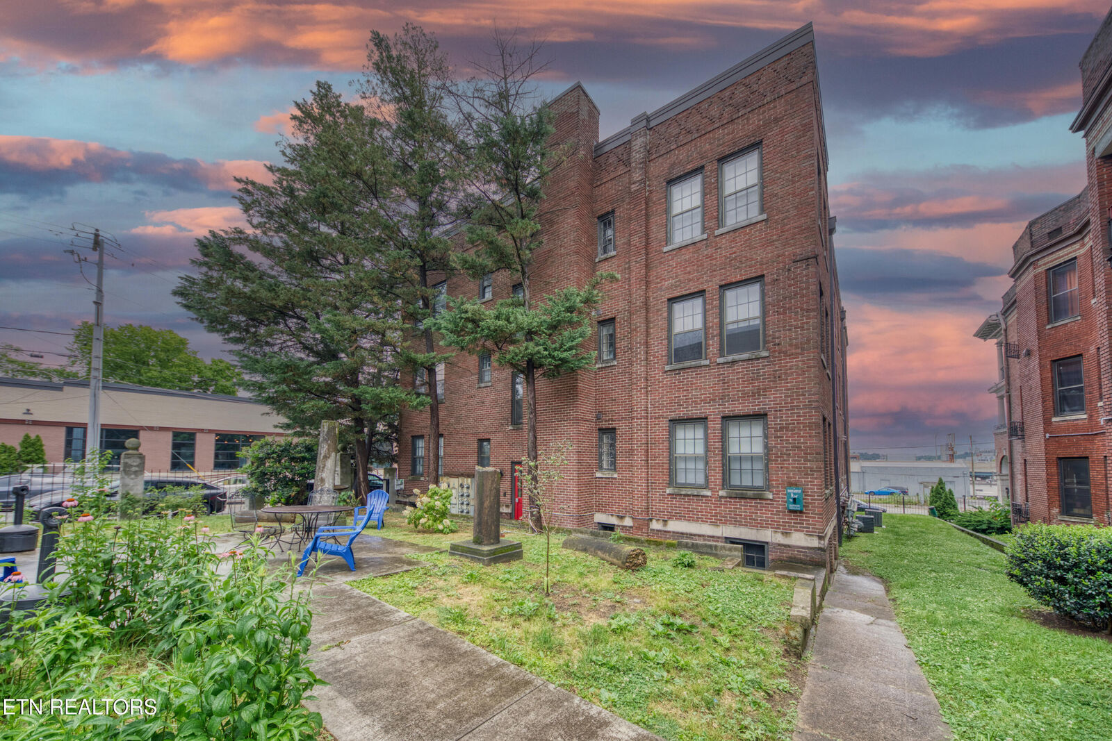 Property Photo: 201 W Fifth Ave 7 TN 37917