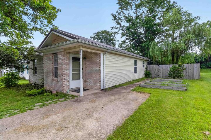 Property Photo: 327 Irvine View Street KY 40475