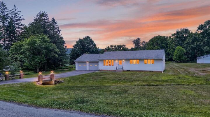 Property Photo:  51 Reynolds Road  PA 18252 