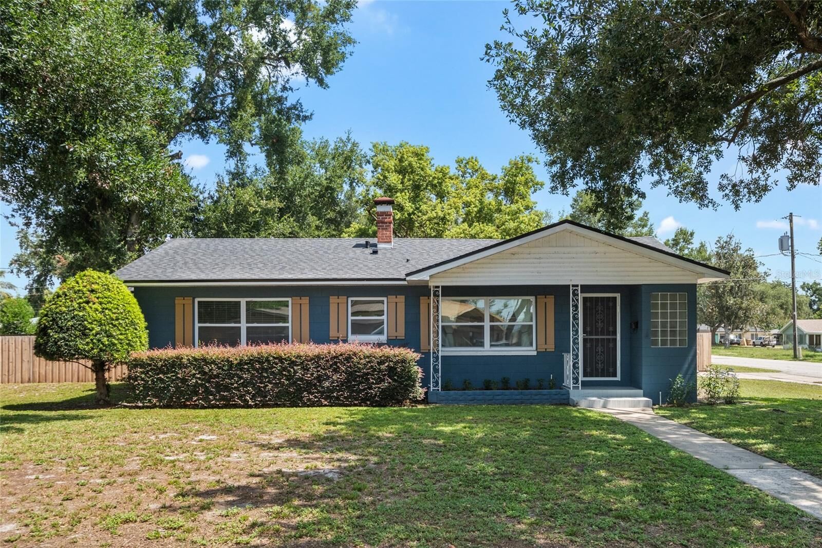 Property Photo: 2237 Washington Road FL 32757