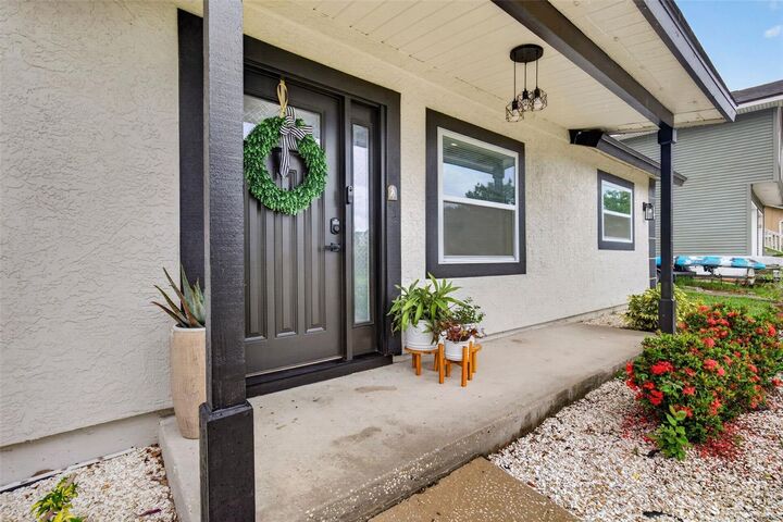 Property Photo:  1435 Burning Tree Road  FL 34689 
