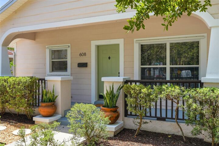 Property Photo: 608 9th Avenue N FL 33701