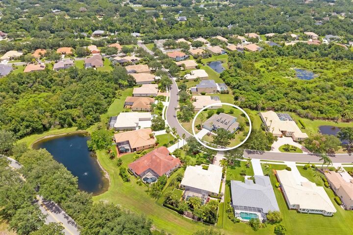 Property Photo:  1111 Brambling Court  FL 34212 