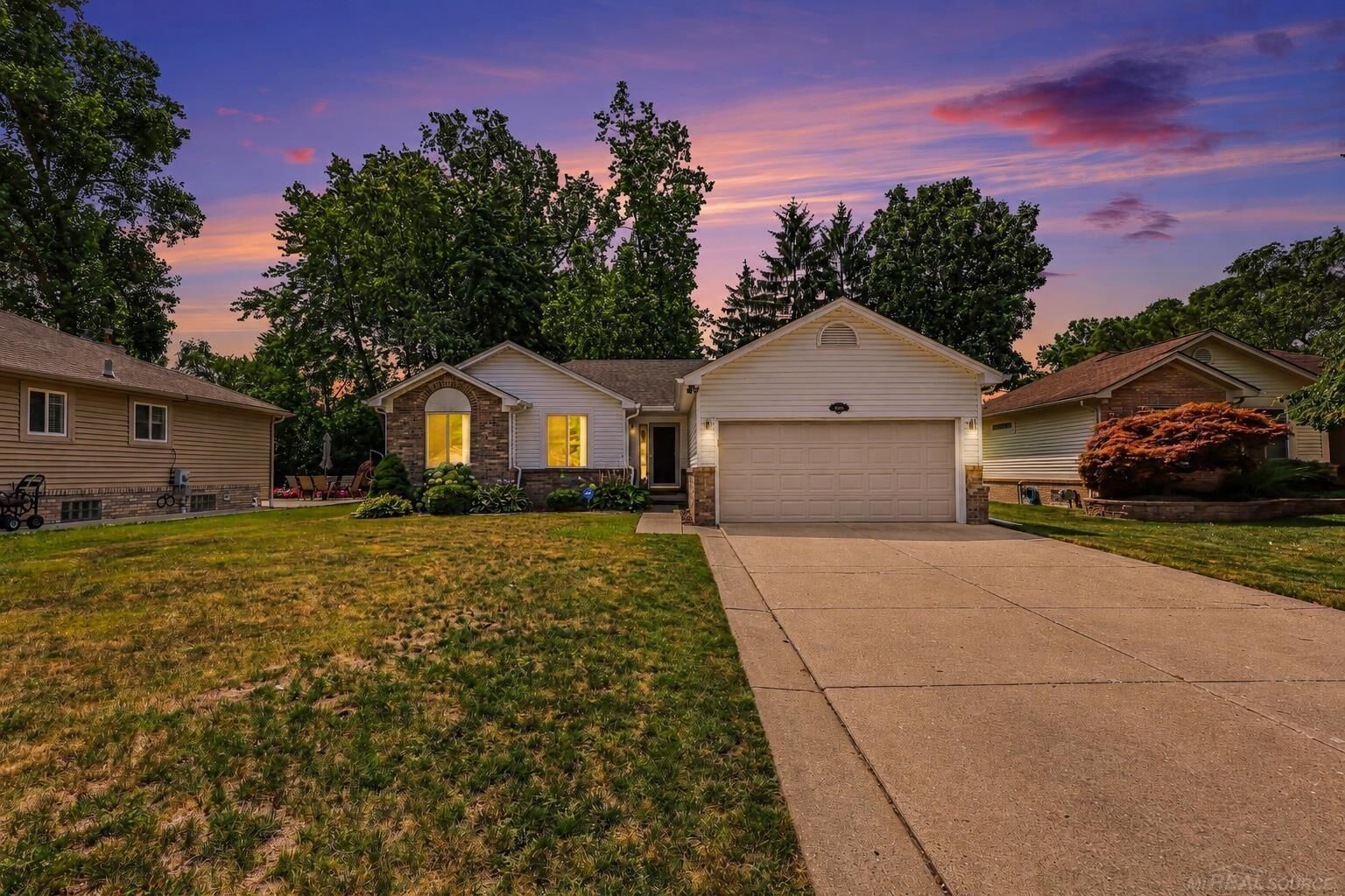Property Photo:  6016 Mulberry Drive  MI 48314 