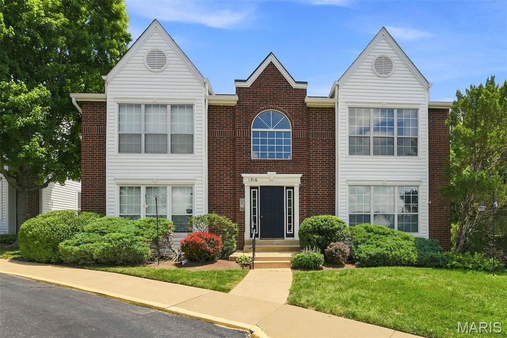 Property Photo:  1316 Crossings Court D  MO 63021 