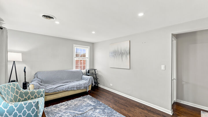 Property Photo: 3432 Lonnquist Drive IL 60131
