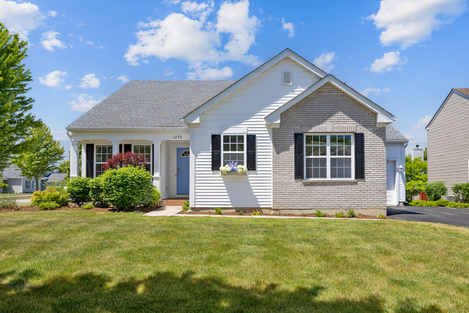 Property Photo:  1253 Water Stone Circle  IL 60084 