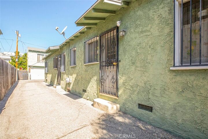 Property Photo:  5431 Troost  CA 91601 